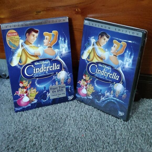 Disney Cinderella 2 disc platinum Edition NEW Sealed 2005 Release  Shoe Necklace - Picture 1 of 5